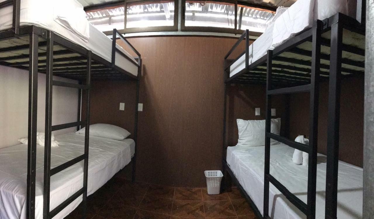 The Jungle Container Bed & Breakfast Quepos Luaran gambar